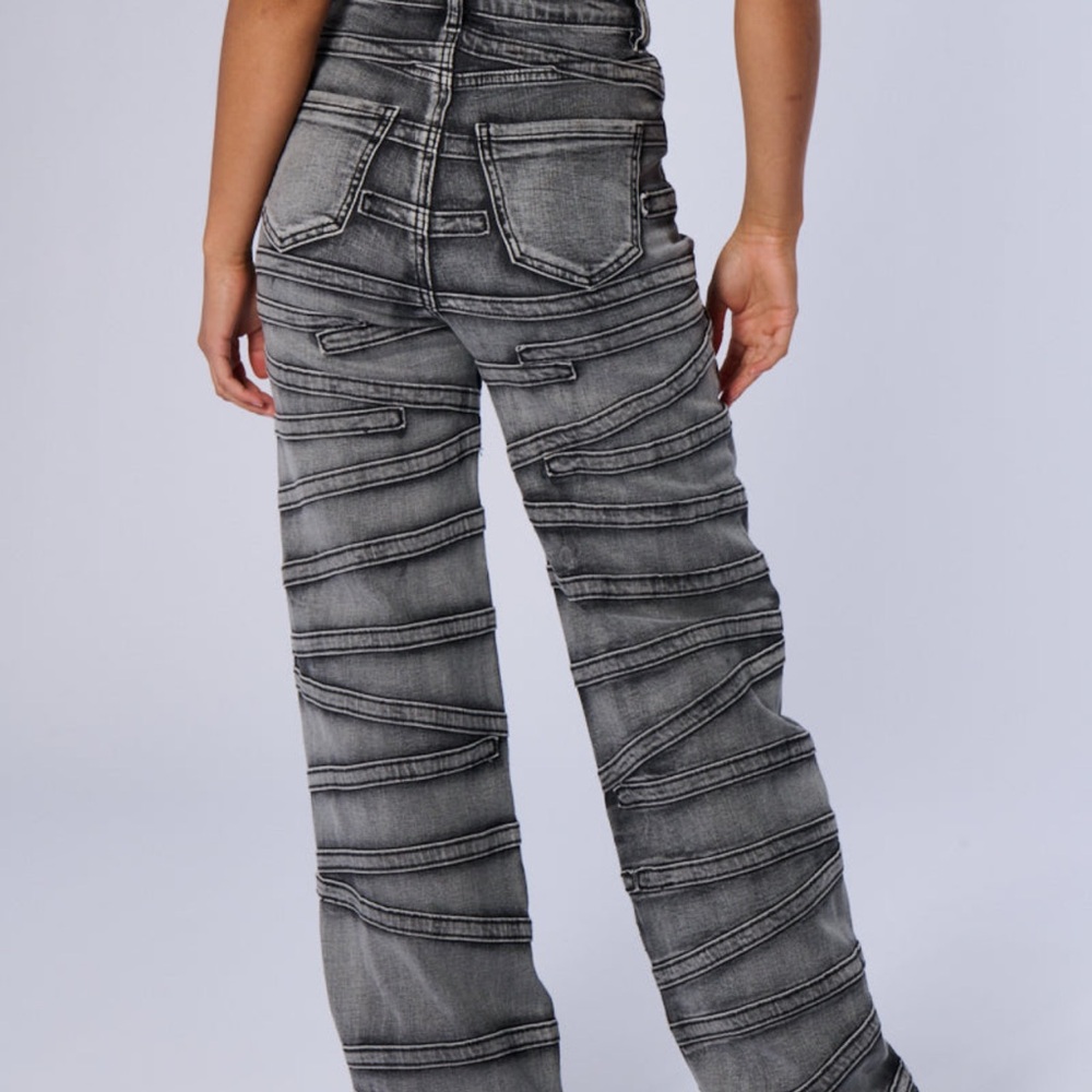 AKIRA NWT Women's Gray Jeans - Picture 5 of 9